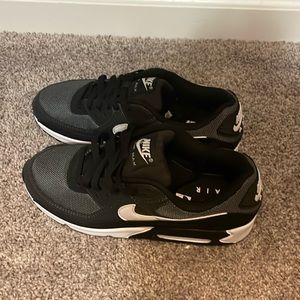 NEW Nike Air Max Men’s Size 8.5